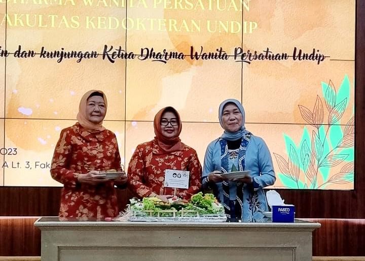 Dharma Wanita Persatuan Fakultas Kedokteran UNDIP Gelar Pertemuan di Gedung Serba Guna