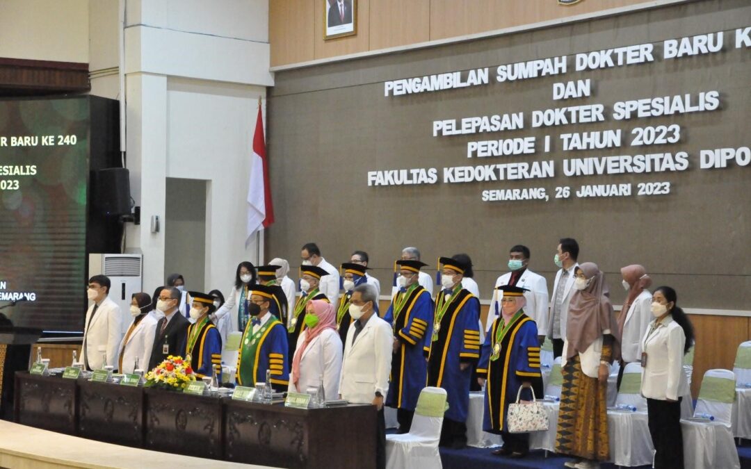 Fakultas Kedokteran UNDIP Gelar Sumpah Dokter dan Pelepasan Dokter Spesialis di Gedung Prof. Soedarto