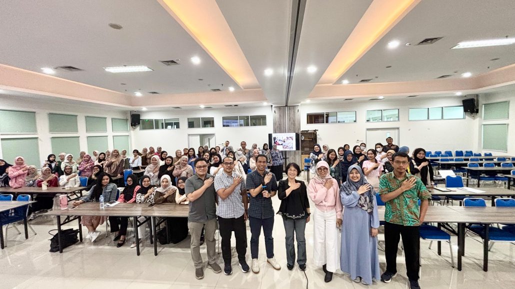 Prof. Satoko Okabe Kupas Sistem Makan Siang Sekolah Jepang serta Edukasi Gizi dan Pangan pada Kuliah Tamu Departemen Ilmu Gizi FK Undip