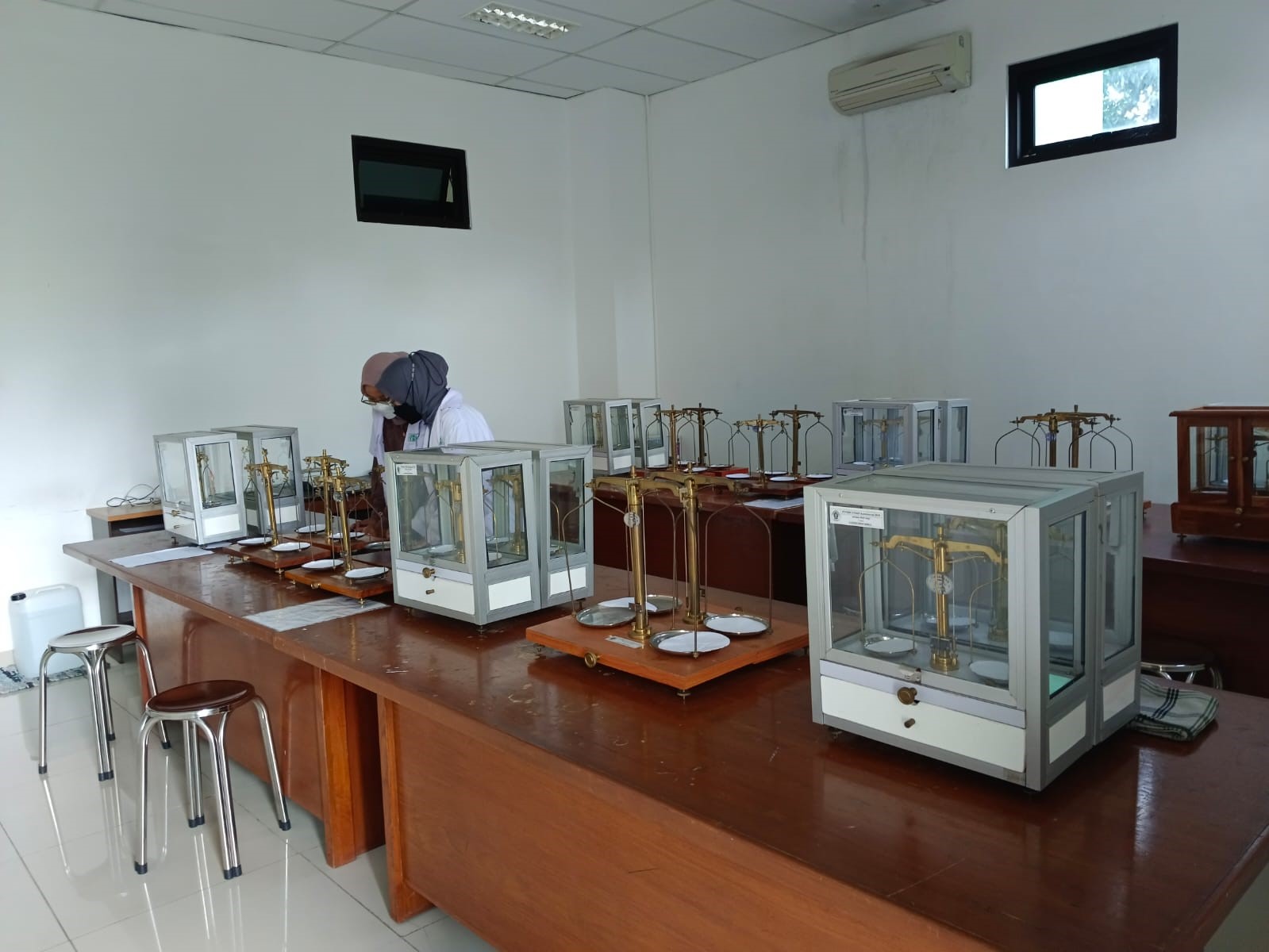 Laboratorium Biomedik Dasar11