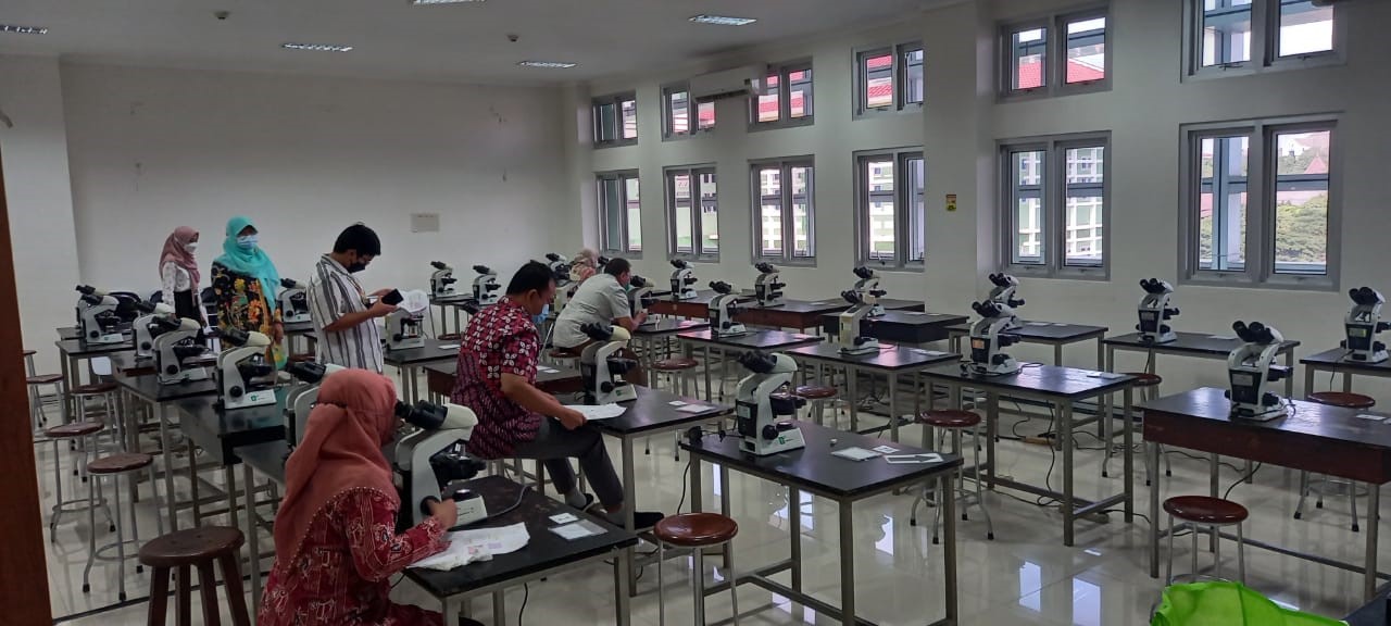 Laboratorium Biomedik Dasar16