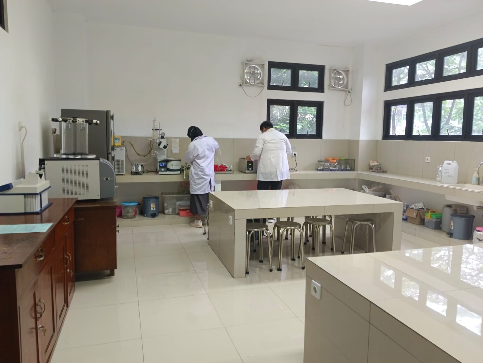 Laboratorium Biomedik Dasar19