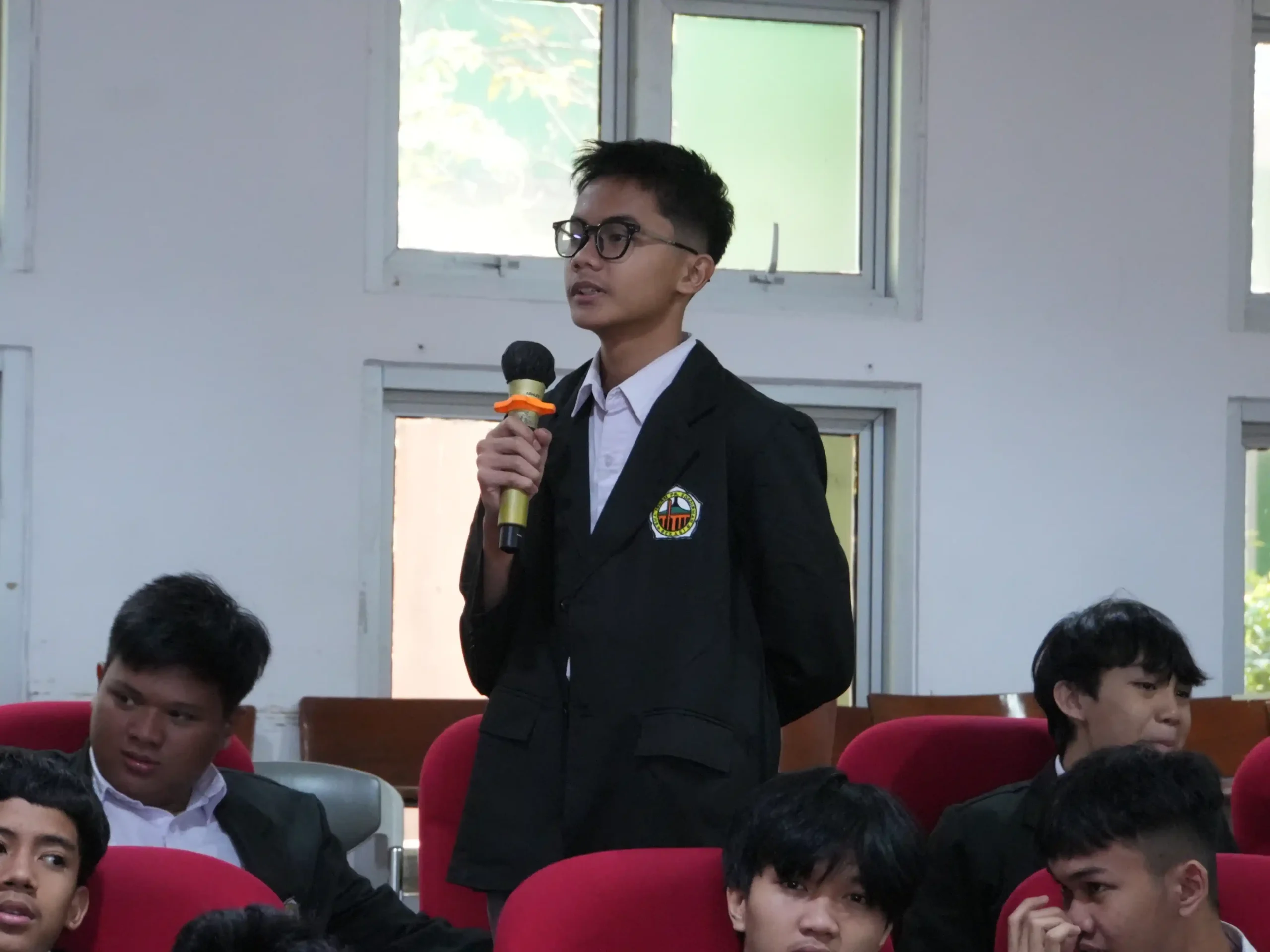 The Faculty of Medicine at Universtias Diponegoro provided an interactive discussion session for students of SMA Islam PB Soedirman Bekasi to gain deeper insights into healthcare education and medical professions.